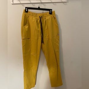 Figs Scrub Pants. Yellow. Size M
